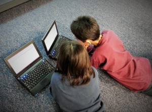 Niños ordenador
